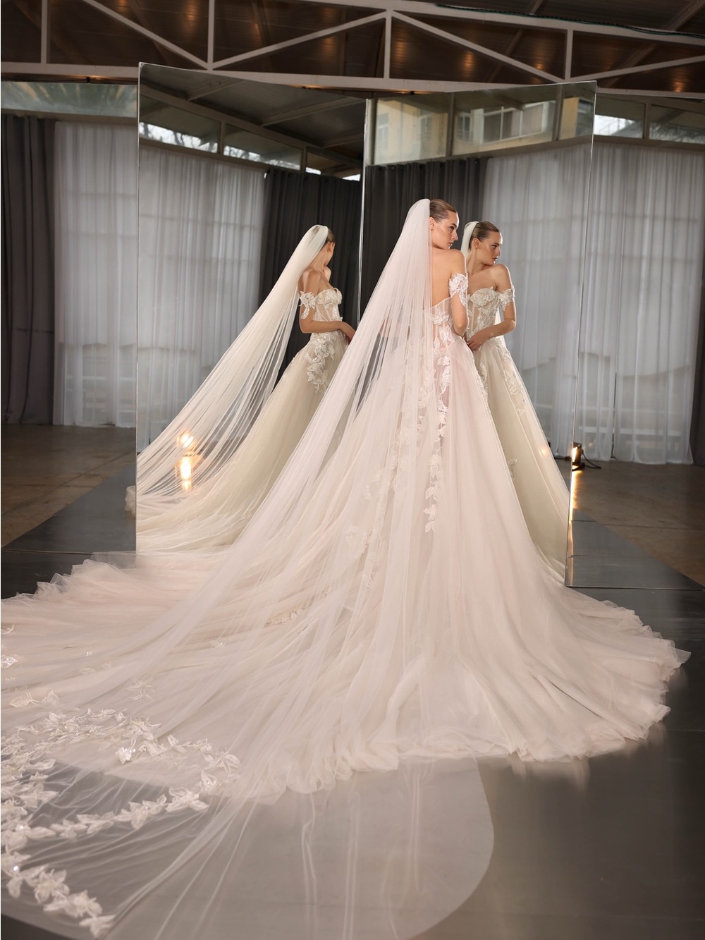 Galia Lahav UTOPIA VEIL
